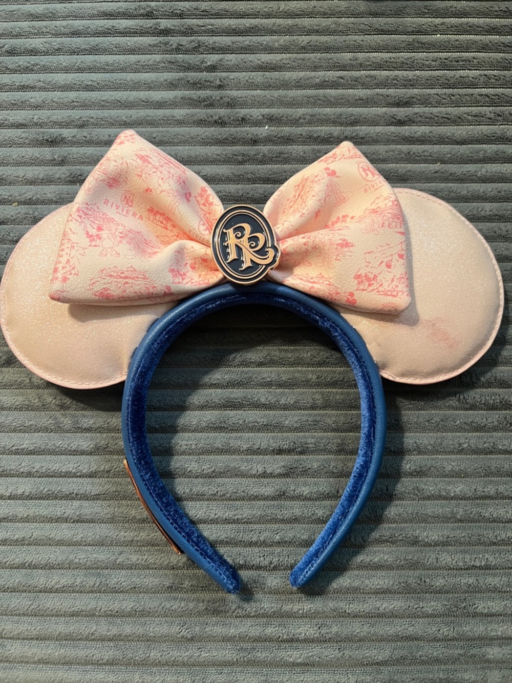 Disney Riviera Resort Pink
Loungefly Minnie Ear Headband